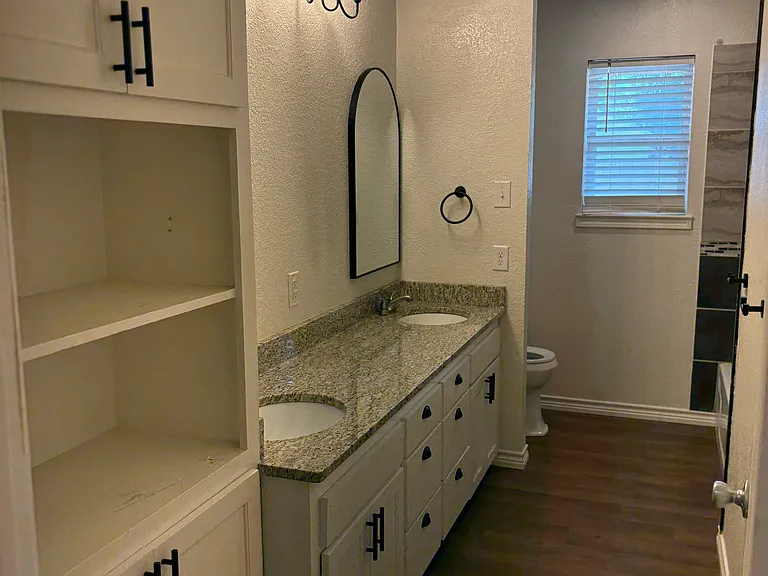 2803 Elmwood Ave — Photo 8
