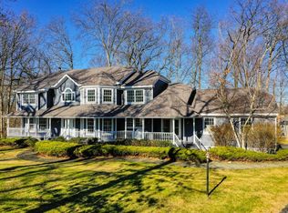 15 Kingwood Ln, Poughkeepsie, NY 12601