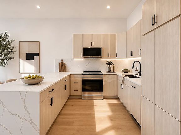 4th image of 111 Reade St APT 4