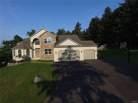 3rd image of 5507 Golden Heights Dr