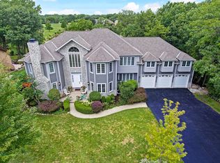 249 Lakewood Cir, Burr Ridge, IL 60527