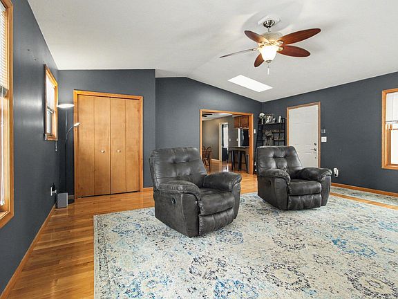 5th image of 7916 Milan Oakville Rd