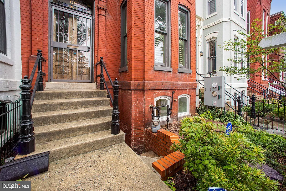 Building Photo - 1215 S St NW #B