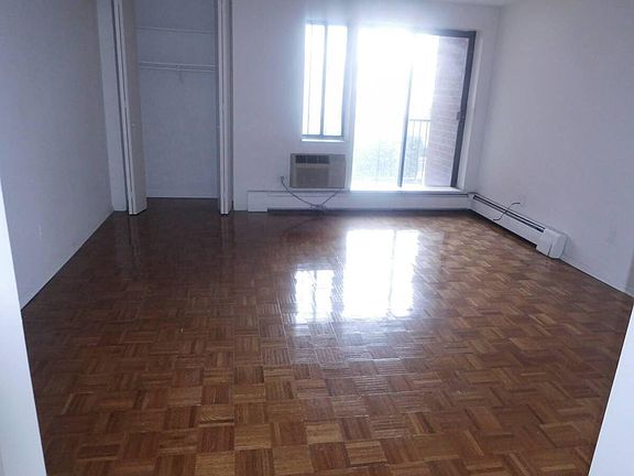 2nd image of 13614 Northern Blvd APT 3A
