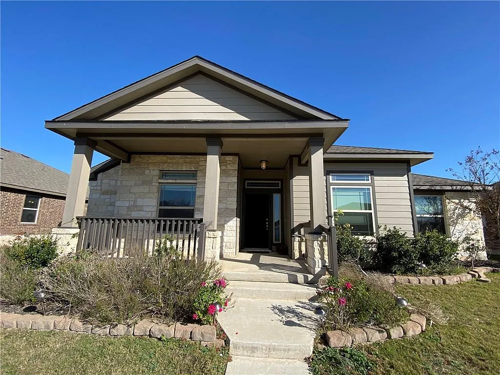 3 bed, 2.0 bath, 1899 sqft, $2,150 — Photo 3