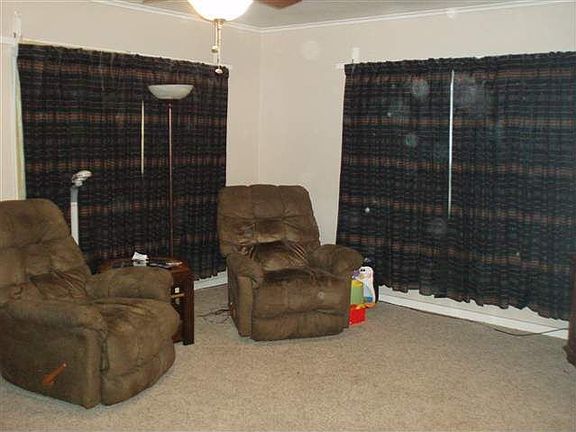 2nd image of 1108 Grand Ave