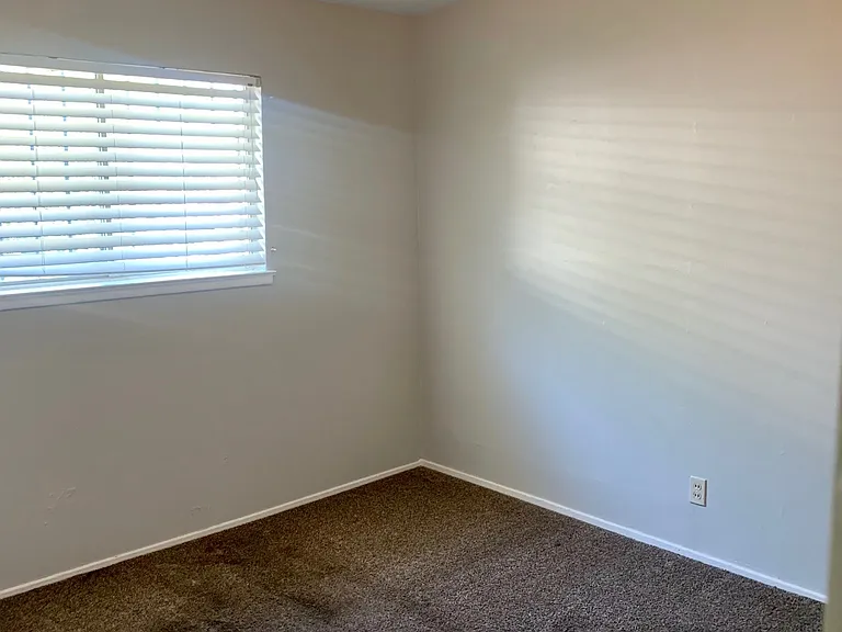 332 W Myers Ave — Photo 11
