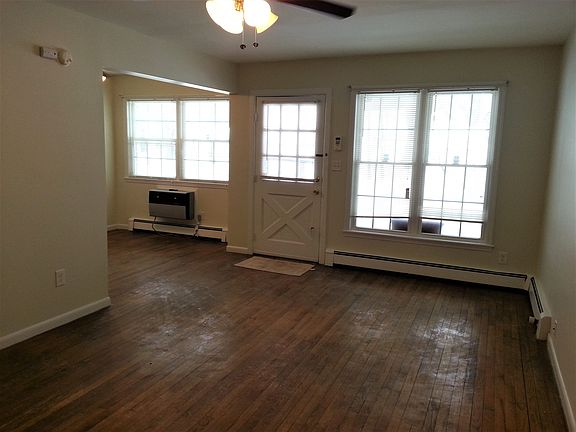 Living rm/dining area