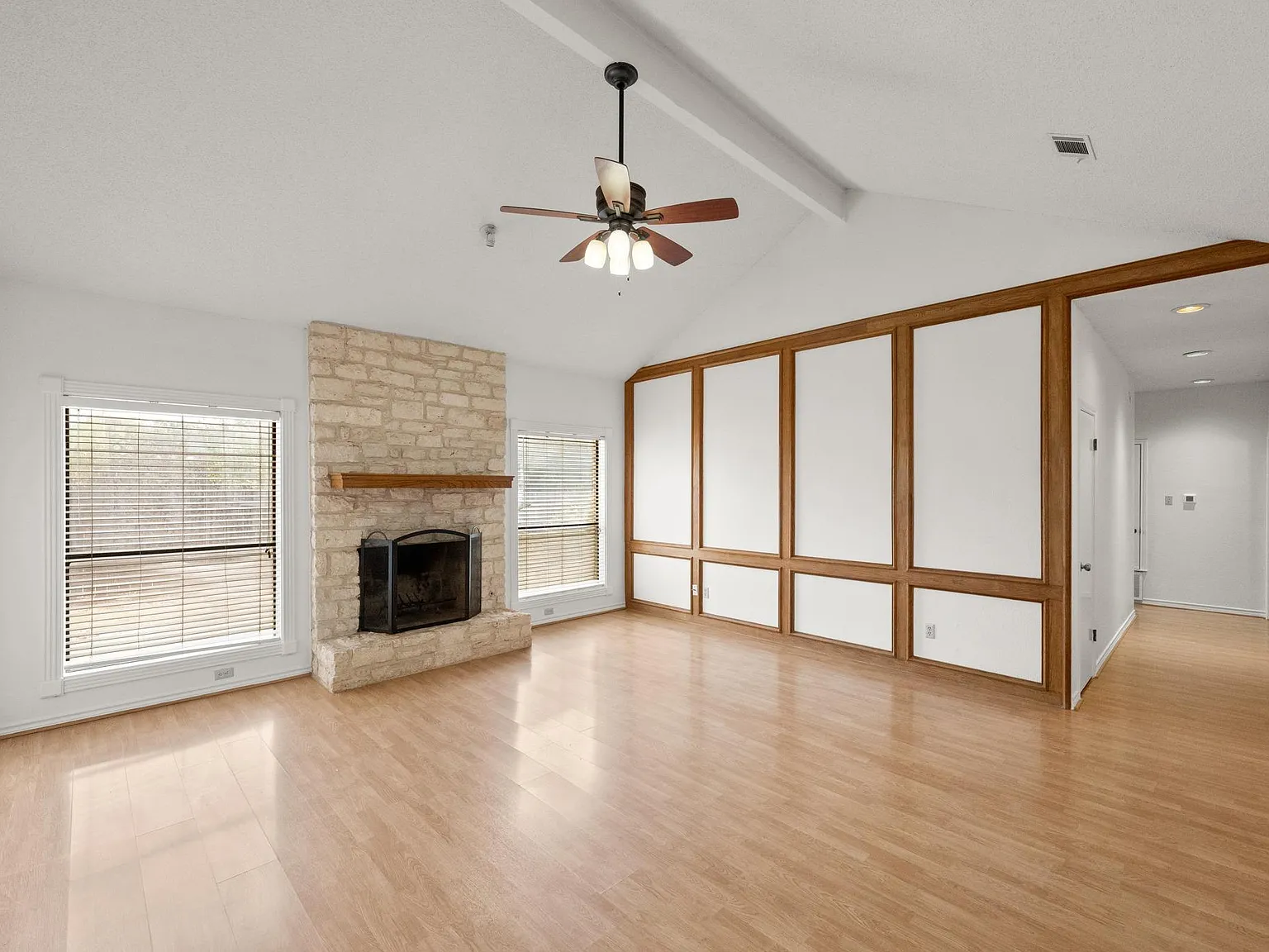 3 bed, 2.0 bath, 1861 sqft, $2,500 — Photo 3