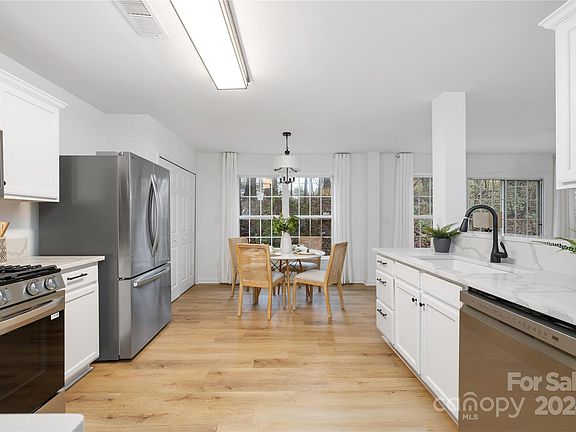 2nd image of 3802 Brookchase Ln
