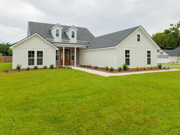 177 Audrey Ln, Hahira, GA 31632