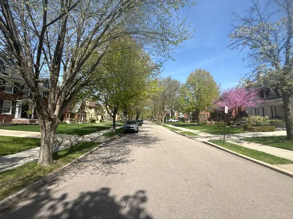 1301 Grayton St, Grosse Pointe Park, MI 48230