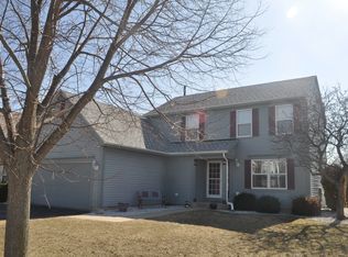 7 Longbow Ct, South Elgin, IL 60177
