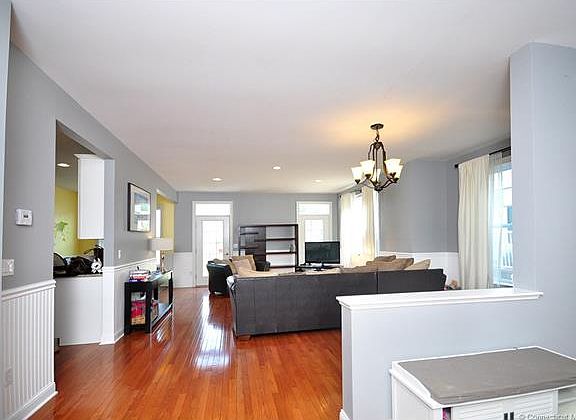 Dining Room/Living Room loo...