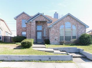 1012 Winchester Ln, Mesquite, TX 75181