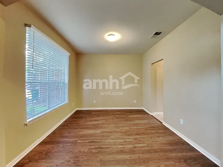 1627 Buckingham Dr — Photo 6