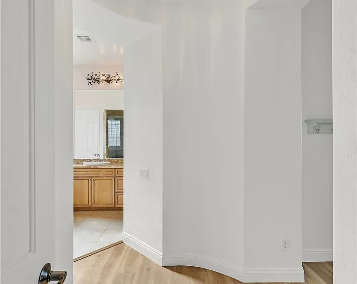 2184 Pont National Dr — Photo 13