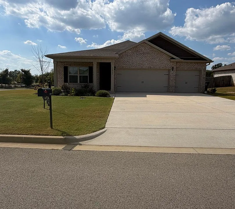 13937 Lannister Ln