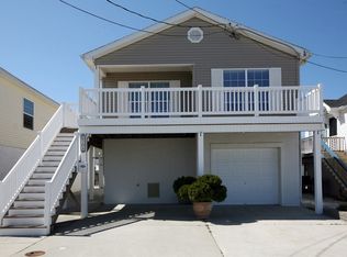 208 Neptune Ave, West Wildwood, NJ 08260