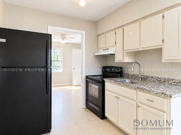 102 S Holland Ave, Mission, TX