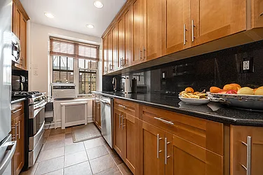 Rented by Rita S Citrin, LREB