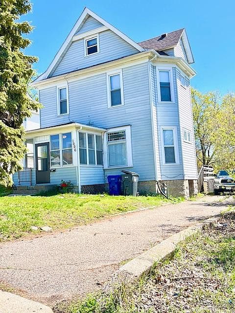 1st image of 1006 Desoto St