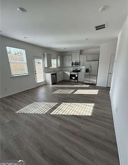 180 Milledge Common Dr — Photo 2