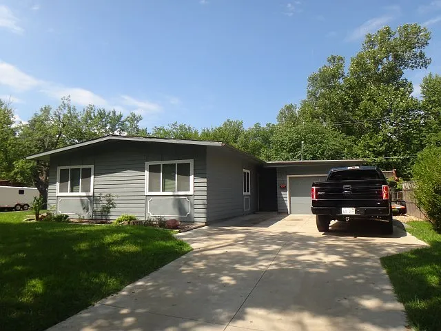 1711 SW Kent Pl — Photo 1
