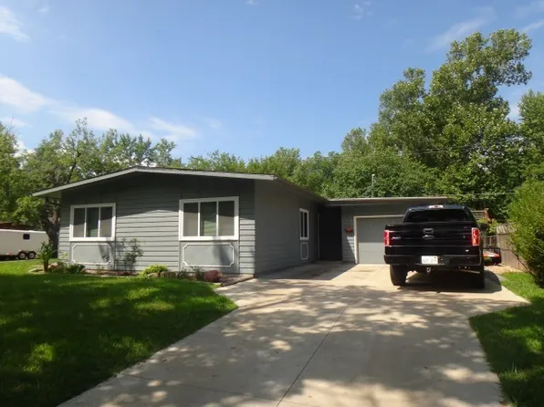 1711 SW Kent Pl, Topeka, KS 66604