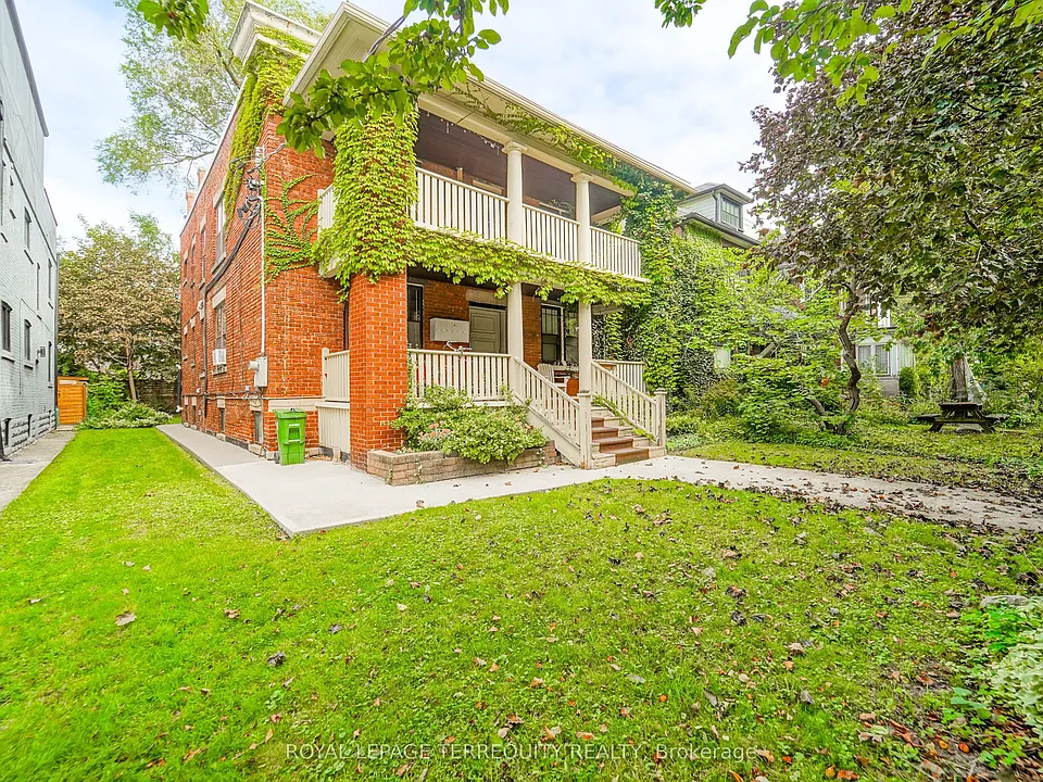 8 Thorncliffe Ave #6