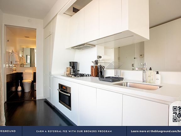 4th image of 123 Washington St APT 27A