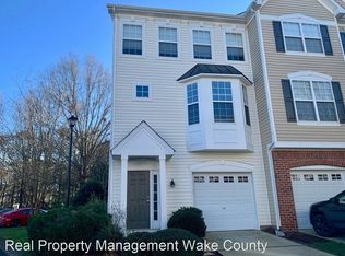 121 Madison Square Ln, Cary, NC 27513
