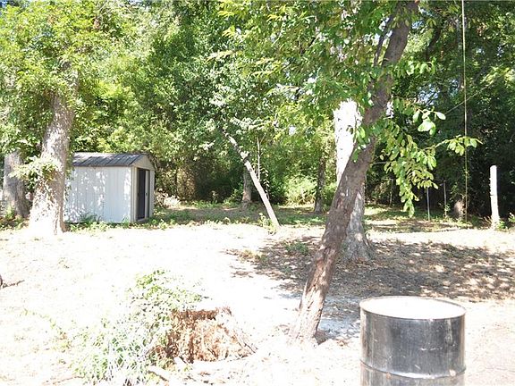 2nd image of 2457 S Llewellyn Ave