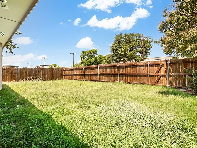 1016 Willowbrook Trl — Photo 25