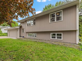 300 Iris Ln SW, Saint Michael, MN 55376