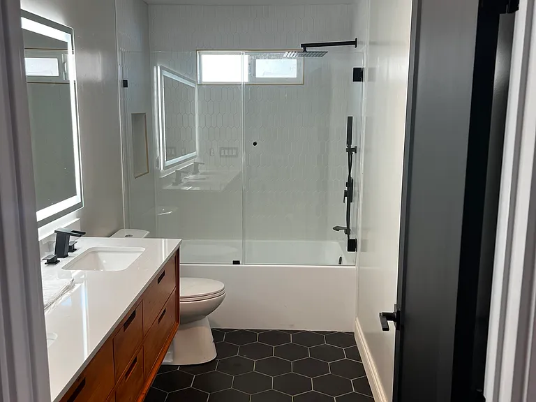 515 Gertrude Ave — Photo 5