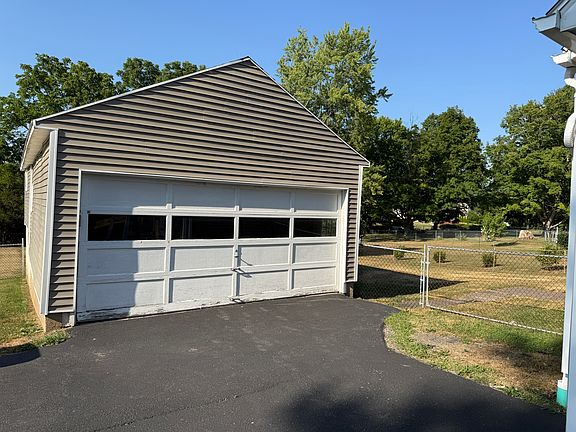 4th image of 2448 Westside Dr