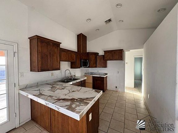3rd image of 2102 N David Riedel Blvd