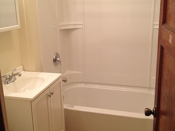 5th image of 3429 N Oakland Ave #A