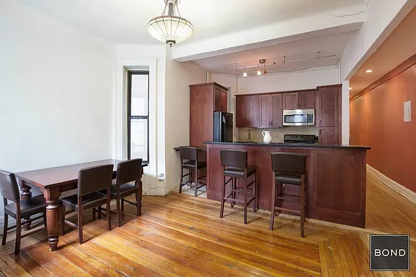 Sold by Bond New York | media 20