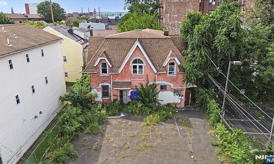 1st image of 168-170 Carroll Street