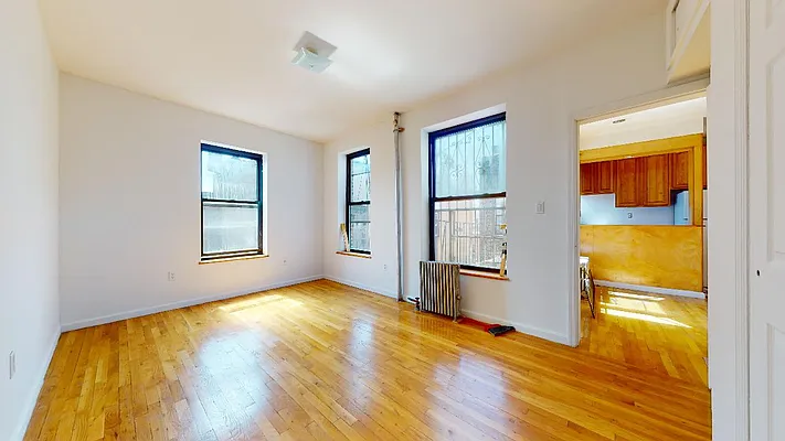 Rented by Bond New York | media 13