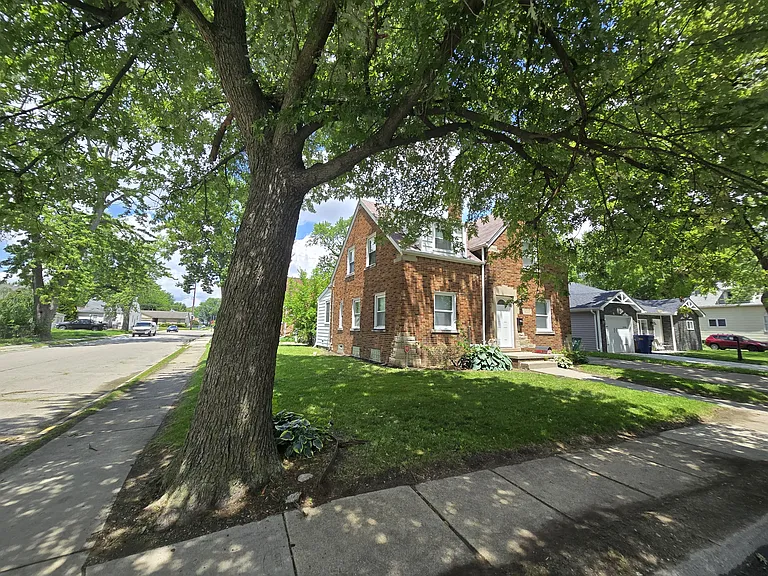 15205 Maplewood Ave — Photo 43