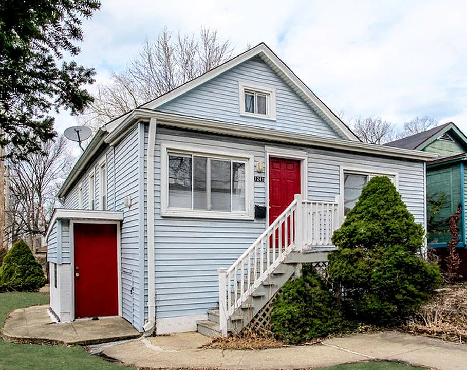 1241 Leon Pl — Photo 1