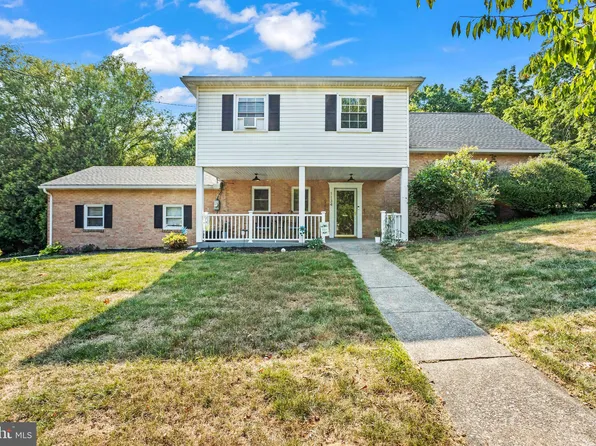 1134 Countryside Dr, Harrisburg, PA 17110