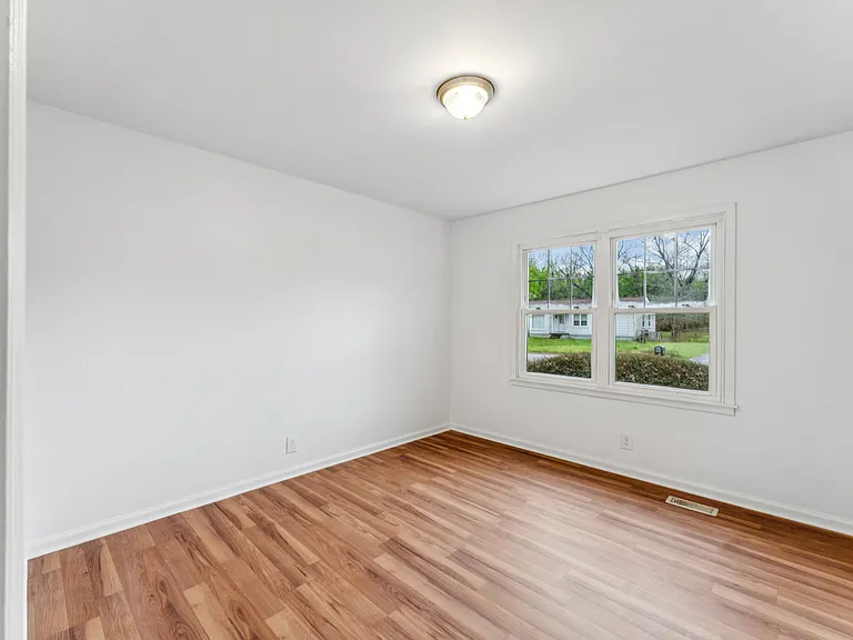 417 Price Dr — Photo 29