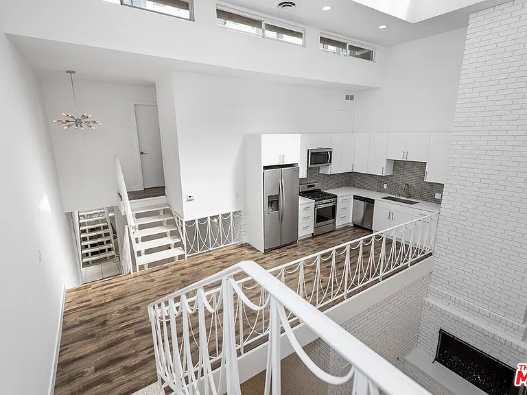 764 N Doheny Dr #2 — Photo 5