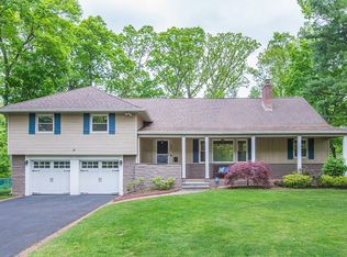 52 West Dr, Livingston, NJ 07039