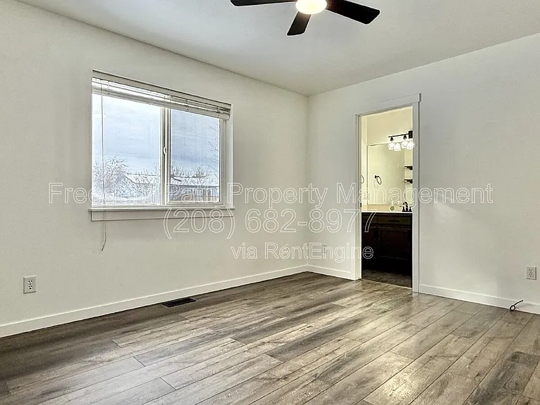 1382 W Tanager Ave — Photo 13
