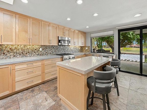 3rd image of 44 San Sebastian Dr